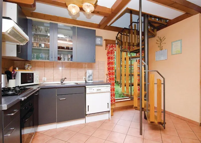 3 Bedroom Cozy In *