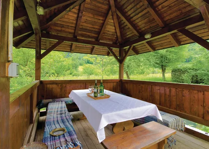 3 Bedroom Cozy In *